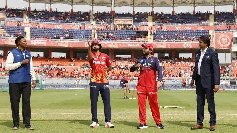 how many teams qualify for playoffs in ipl